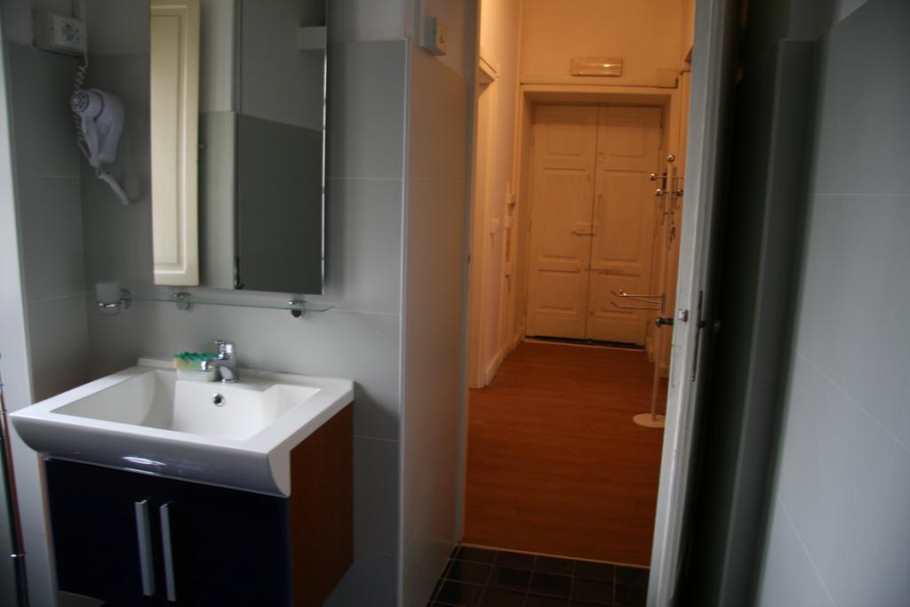 Trasteveredreamsuites Bed & Breakfast 2*
