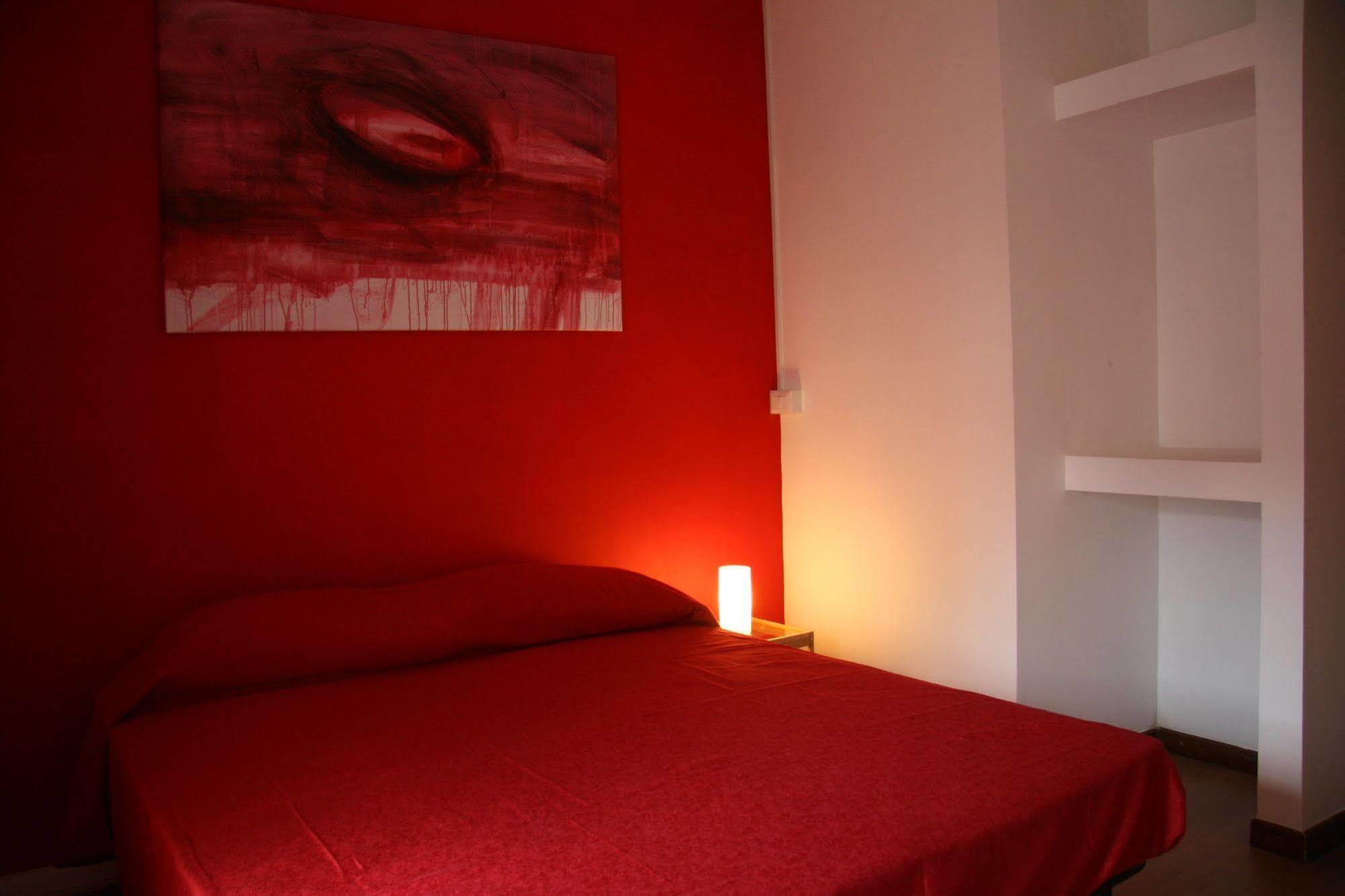 Trasteveredreamsuites Bed & Breakfast 2*